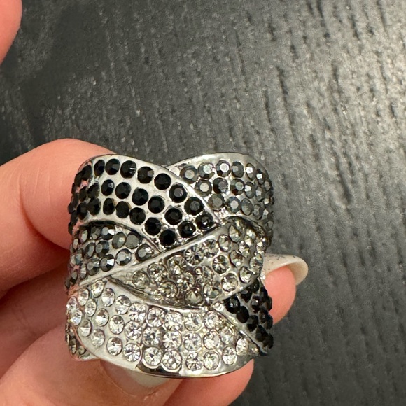 Lia Sophia Crystal Ring Sz 6.5 - Picture 4 of 5